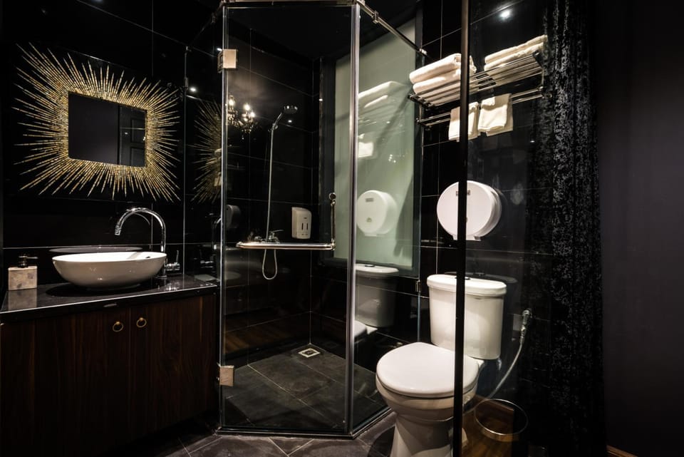 KIM Hotel - Trung Hoà Love hotel in Hanoi