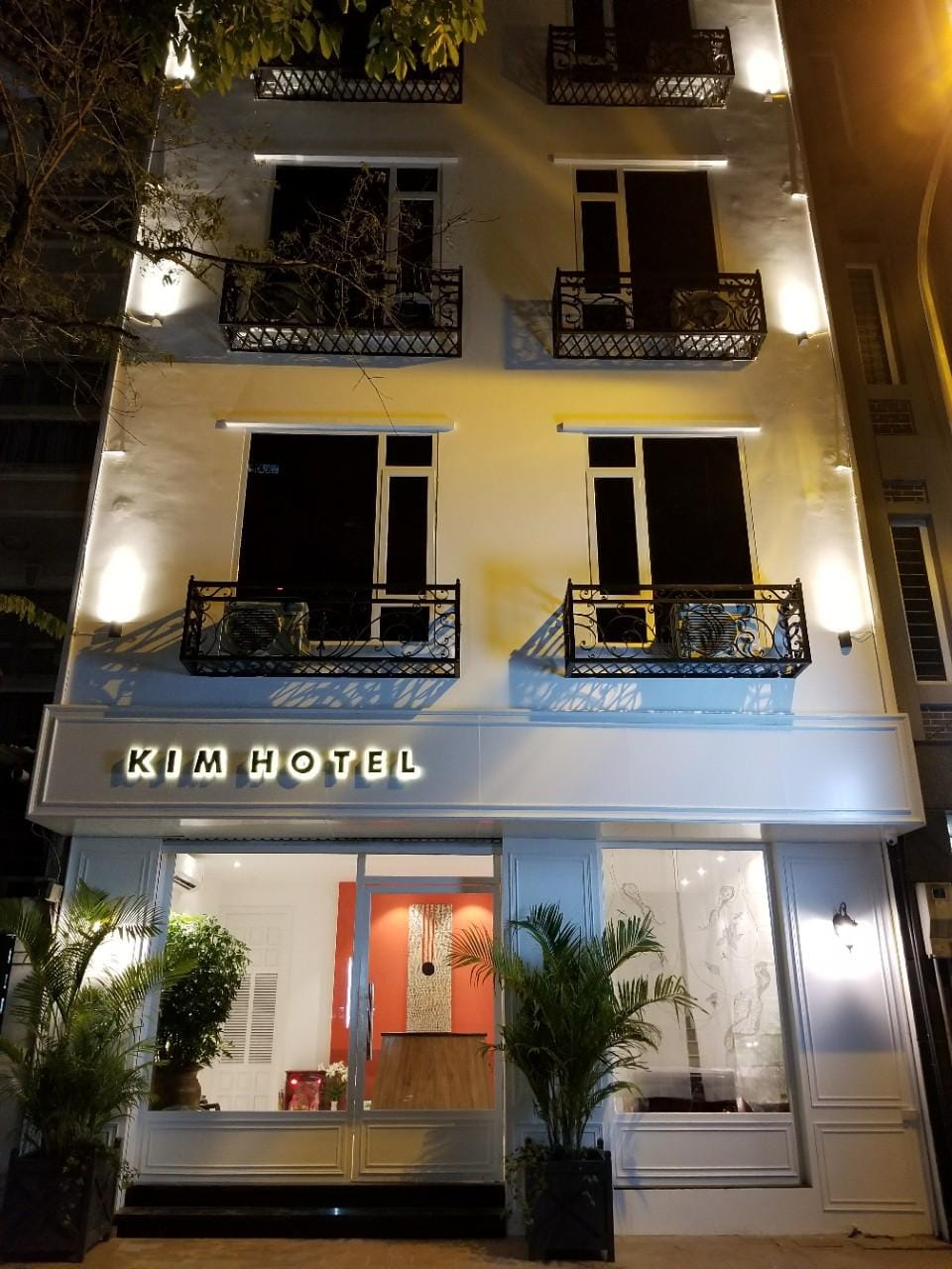 KIM Hotel - Trung Hoà Love hotel in Hanoi
