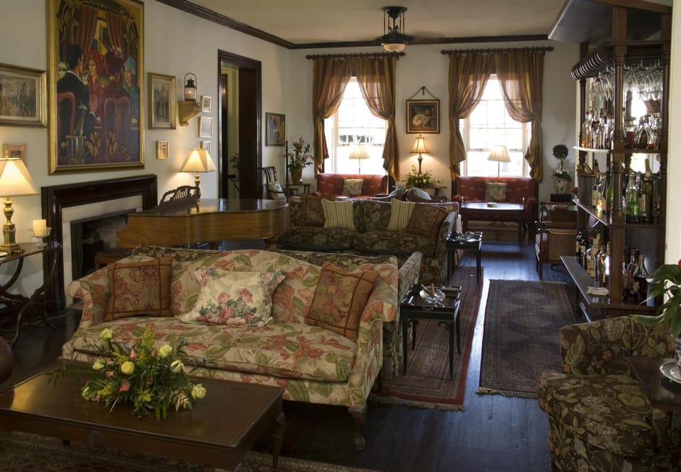 Shared lounge/TV area