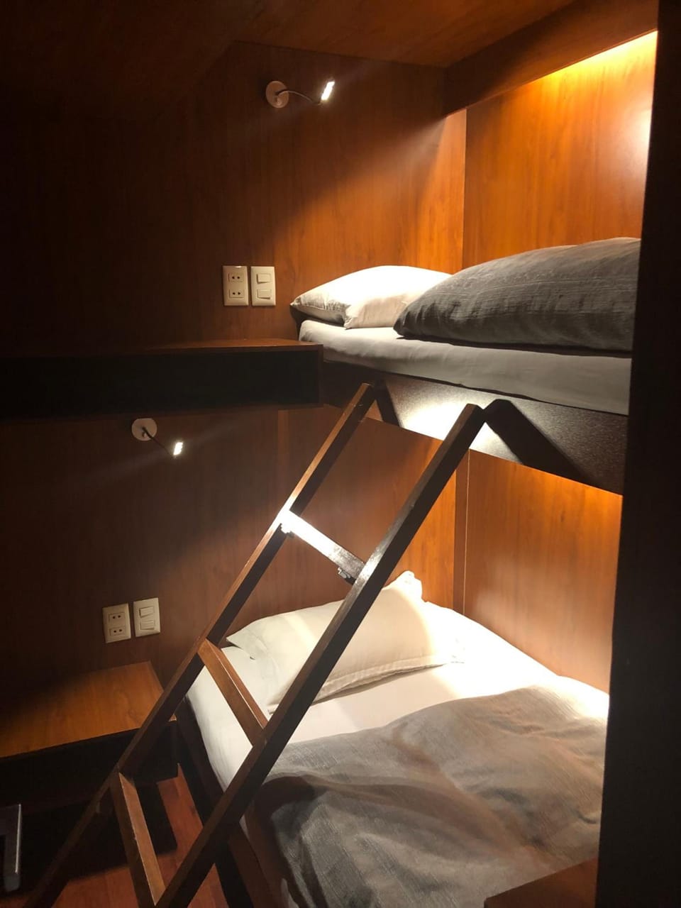 Onkel Inn Airport Sleepbox Capsule hotel in La Paz
