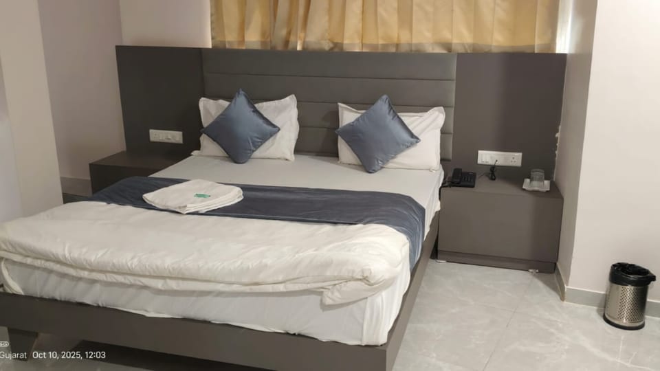Hotel Royal Hotel in Ahmedabad