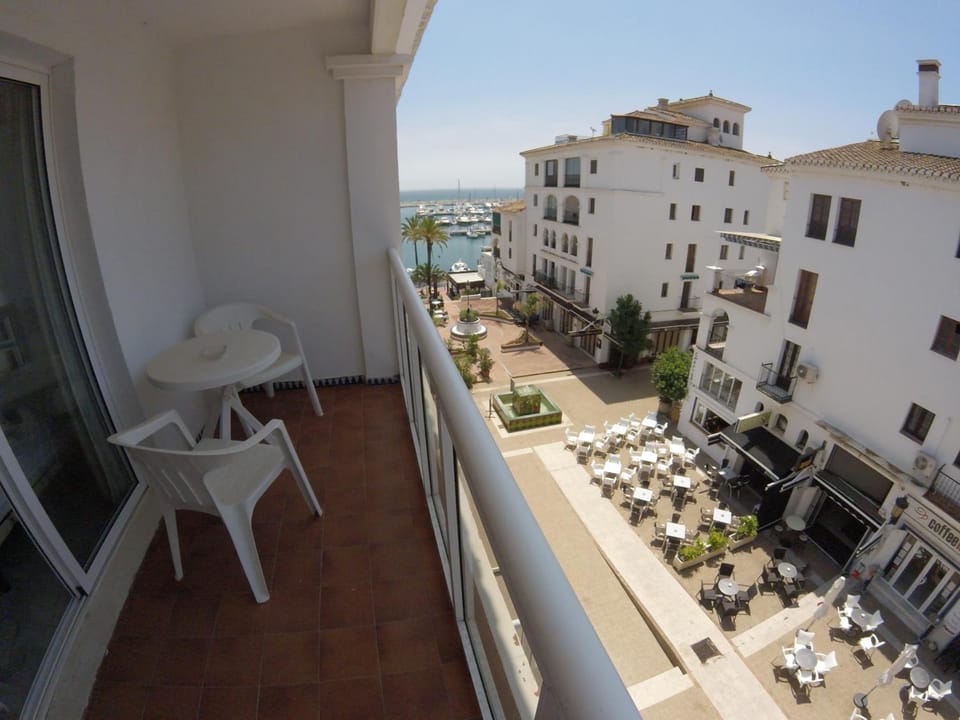 Duquesa Harbour Club Aparthotel Hotel in Costa del Sol