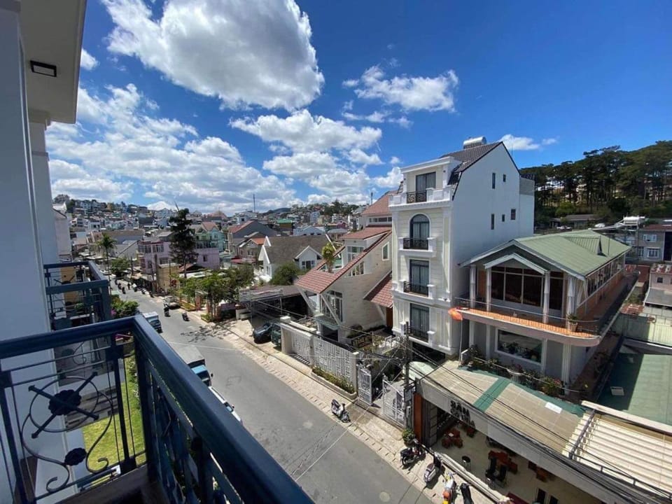 7.HOUSE Hotel in Dalat