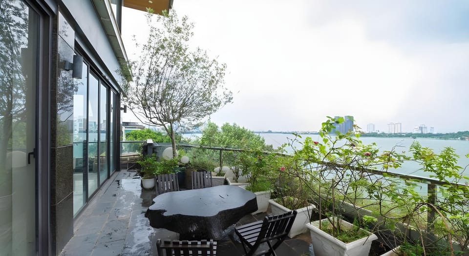 22Land Moon West Lake Apartment hotel in Hanoi