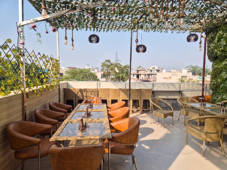 OnlyStay Ginger Palace Sector 19, Noida Hotel in Noida