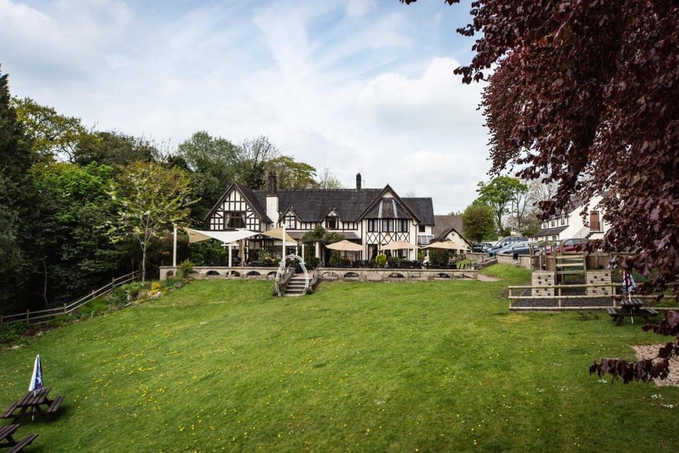 The Bentley Brook Inn Inn in East Staffordshire District