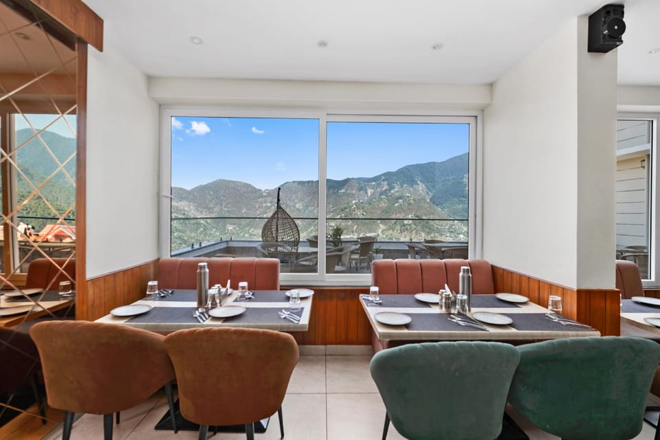 OnlyStay Luxe House Dalhousie Hotel in Himachal Pradesh