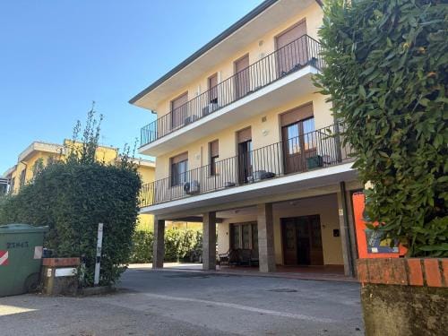 Home Sweet Home Affittacamere - Lucca Hotel in Capannori