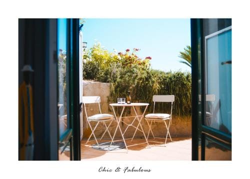 Suite Lia - Private Room with garden and tub close to Villa Eva e Cimbrone, Ravello Hotel in Ravello