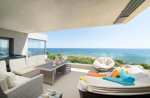 Seafront Luxury Moonlight Villa in South East Crete with Breathtaking Views Hotel in Lasithi