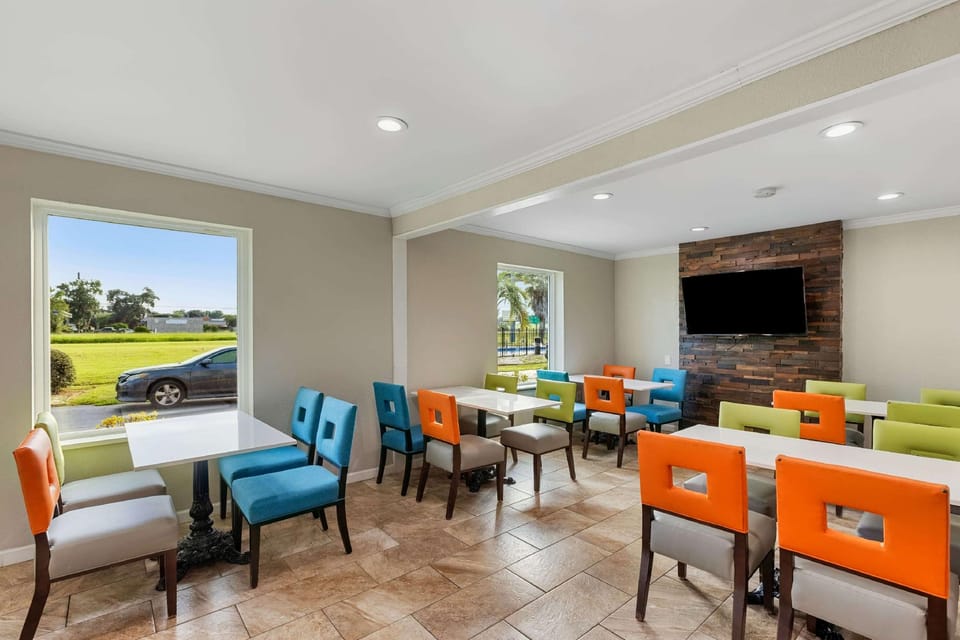 Days Inn by Wyndham Savannah Gateway I-95 Hotel in Savannah