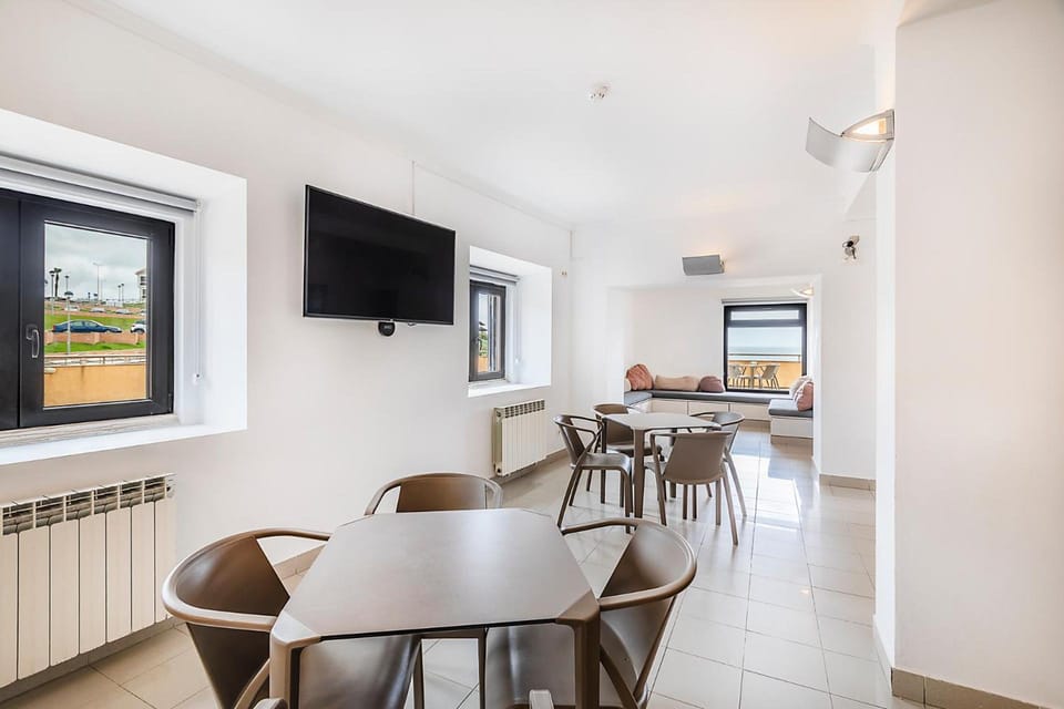 Shared lounge/TV area