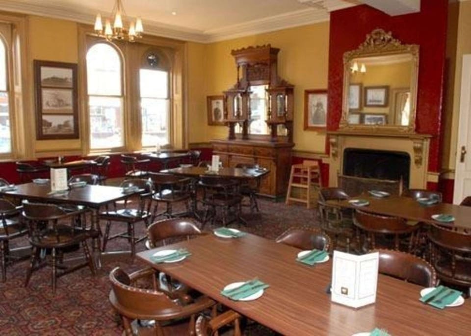 Quality Hotel Bentinck Hotel in Portland