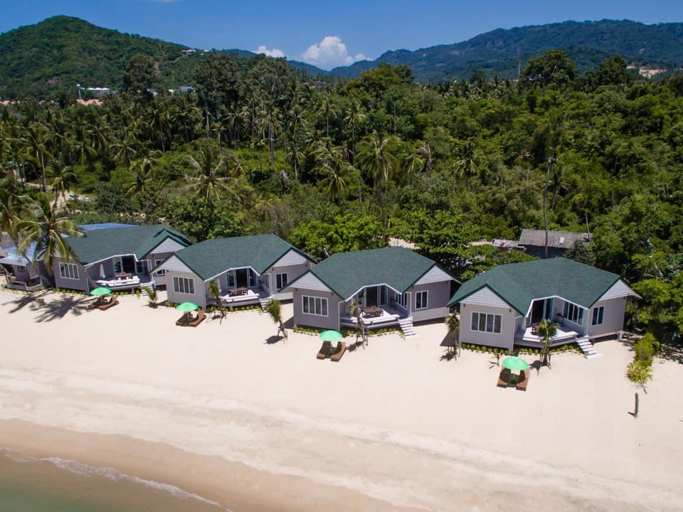 The Moonrakers Beachfront Villas Resort in Ko Samui