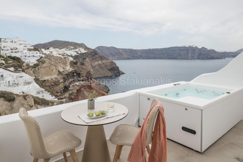 Aspaki by Art Maisons Hotel in Oia