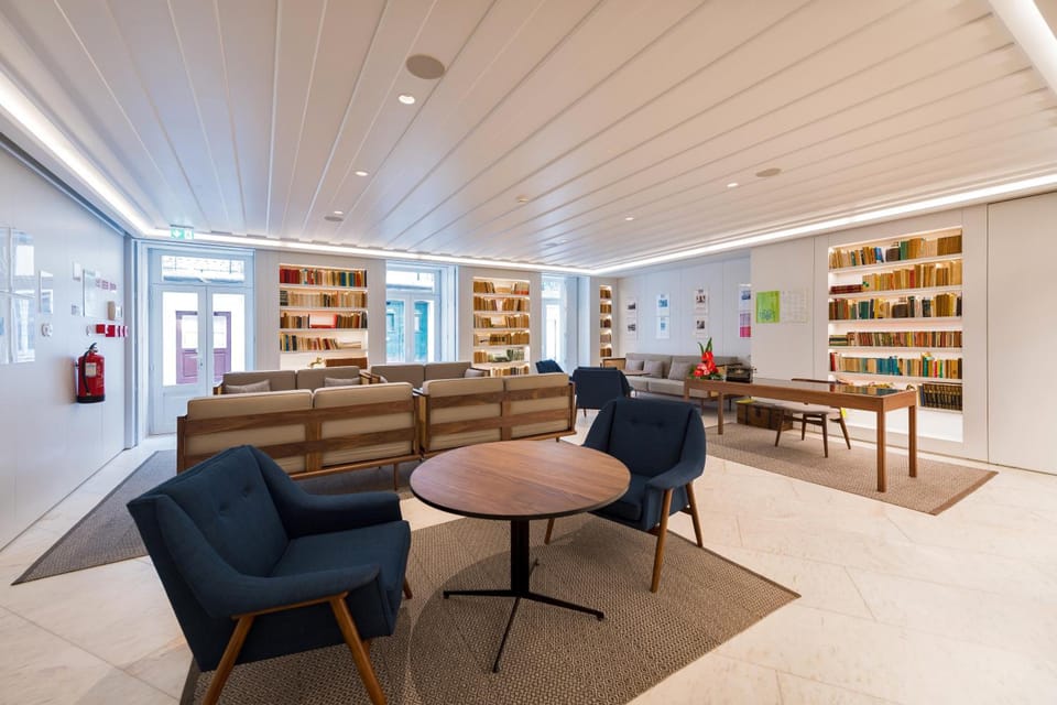 Shared lounge/TV area