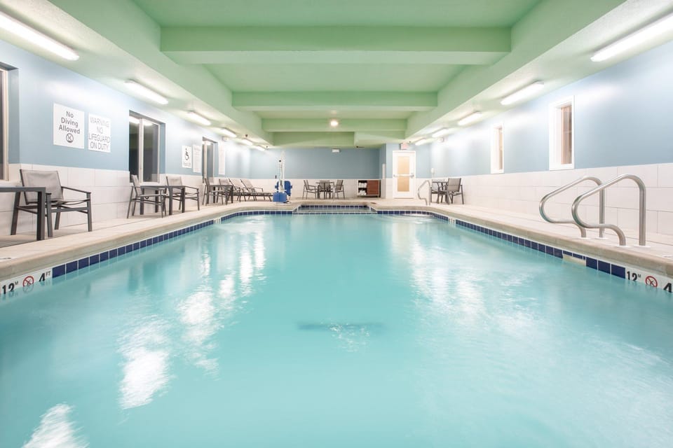 Holiday Inn Express & Suites Manhattan By IHG Hotel in Manhattan