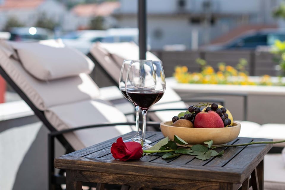 Apartment House Ivan John Hotel in Podstrana