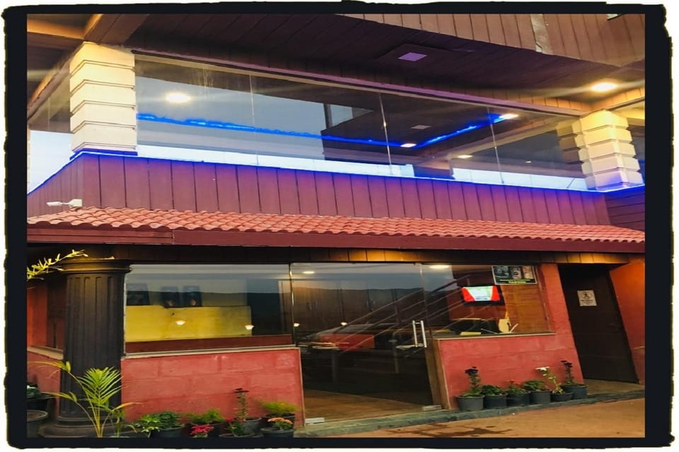 Valley Wood Hotel in Maharashtra