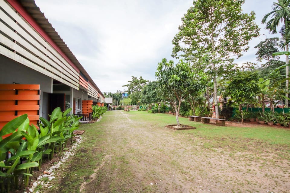 Banana Lodge Hotel in Khuekkhak