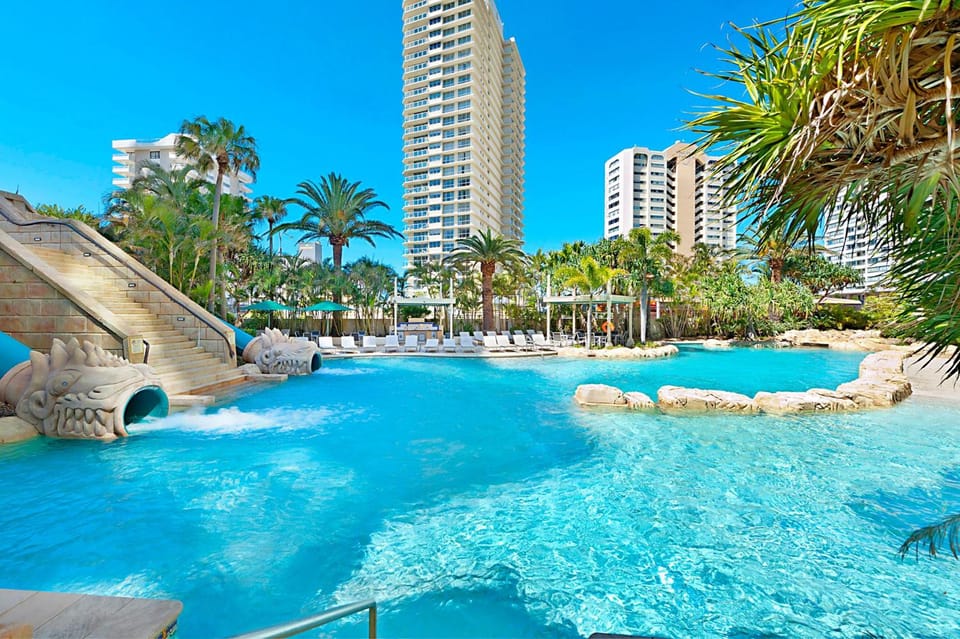 Mantra Sun City Surfers Paradise Hotel in Surfers Paradise Boulevard