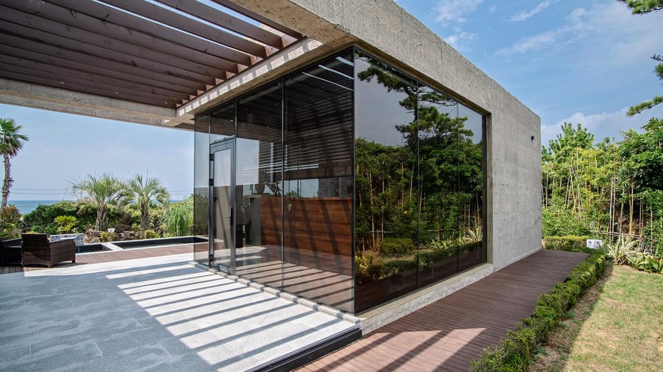 Ceylon Pool Villa Hotel in South Korea