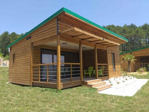 Les Chalets de Saint Maurice (Dieulefit) Lodge in Dieulefit