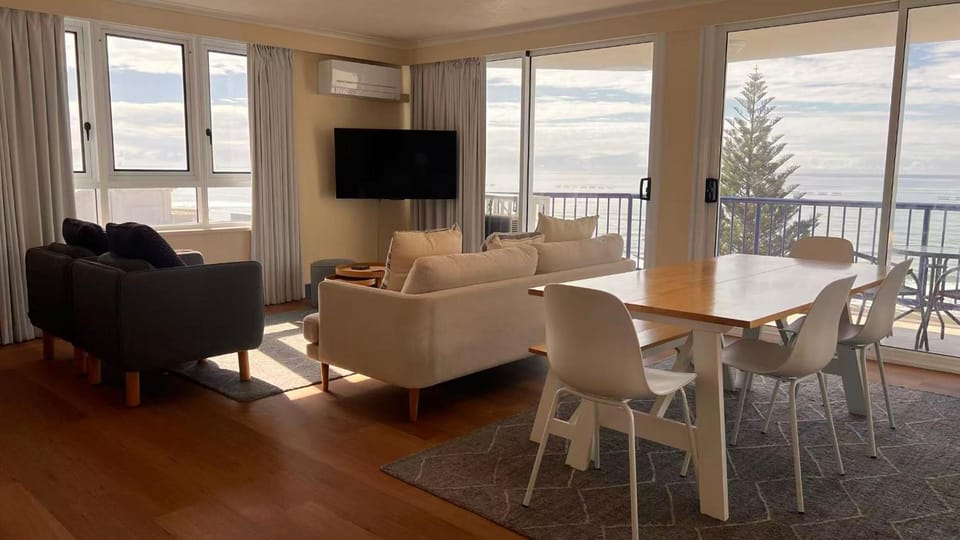 Surf Regency Apartments Apartment hotel in Surfers Paradise