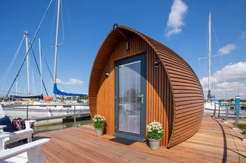 Sea Breeze Ark 900 Hotel in Chichester District