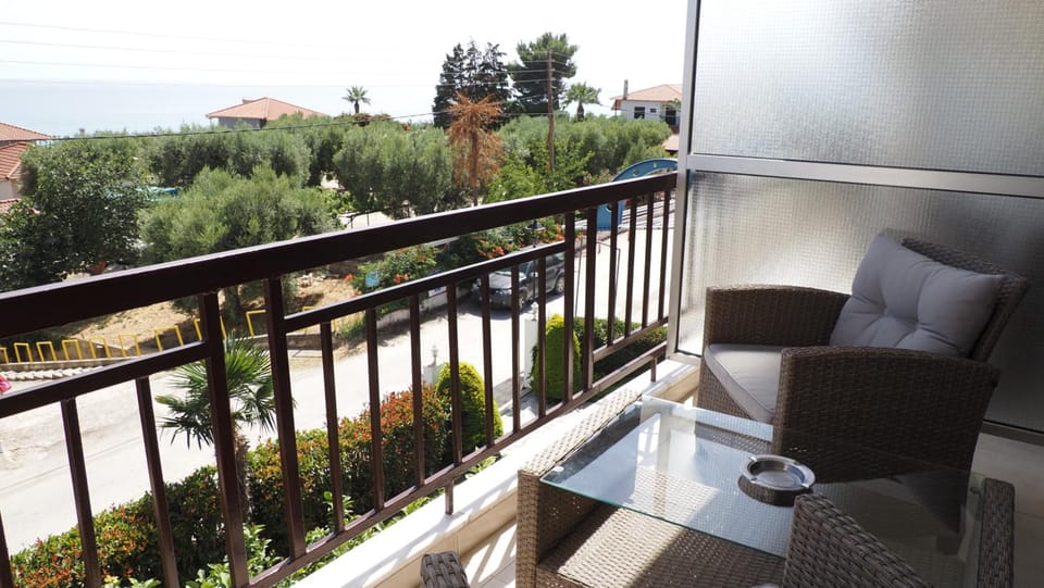 Leonidas Apartments and suites Hotel in Halkidiki
