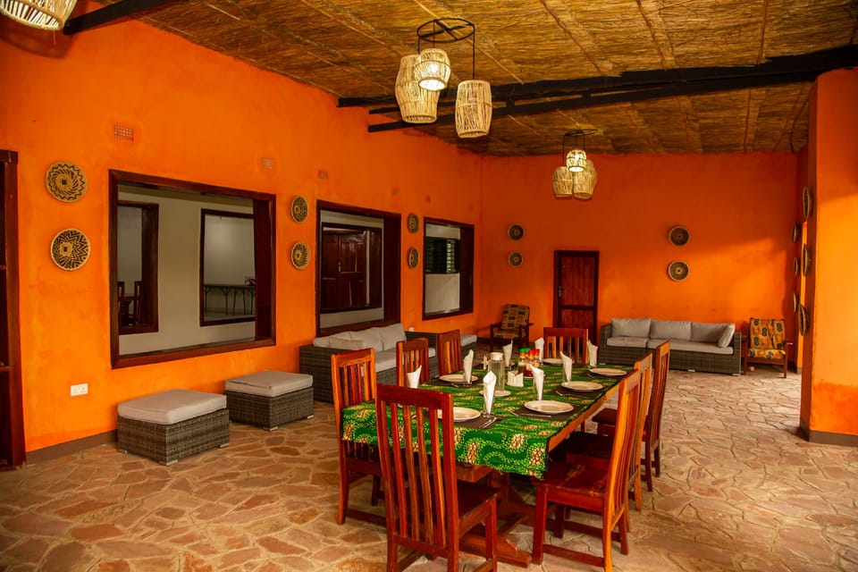 Oxpecker Safari Lodge  Lodge in Zambia