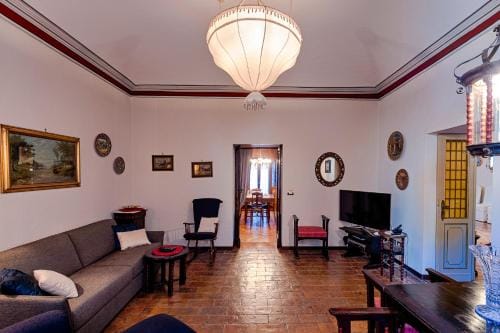 antica bifora rsm Hotel in Marche