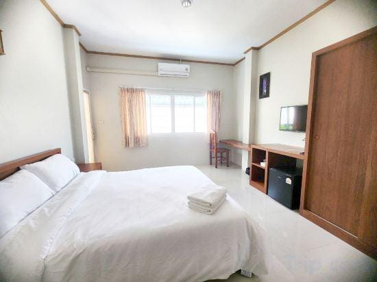 Wind Hill Resort Ranong Hotel in Ranong, Khao Niwet, Mueang Ranong District, Ranong 85000, Thailand