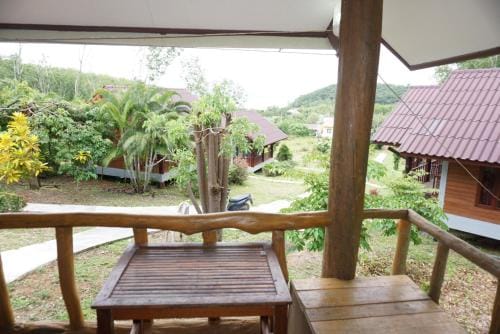 Mookanda bungalow Hotel in Krabi Changwat