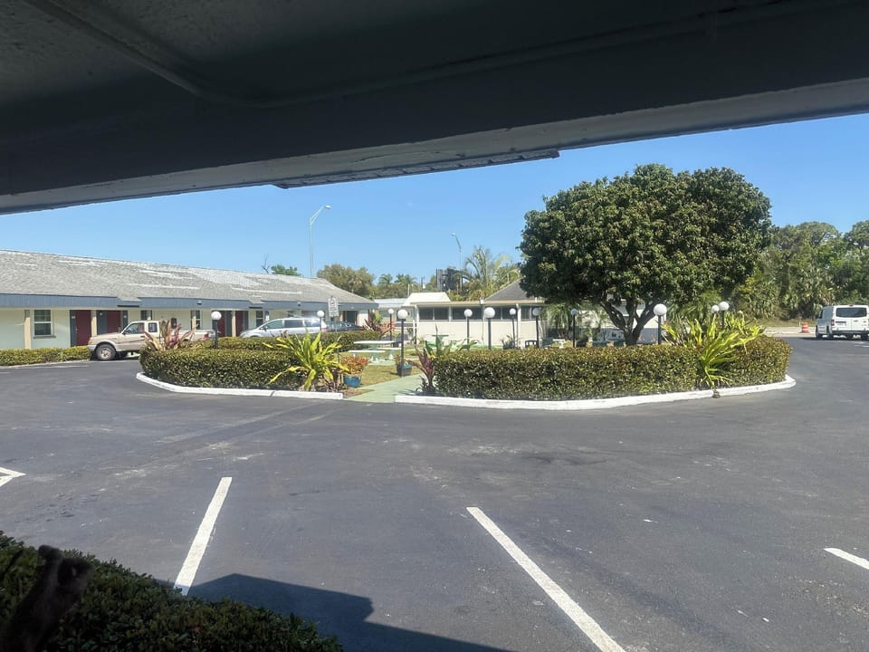Tropical Palm Motel Hotel in North Fort Myers