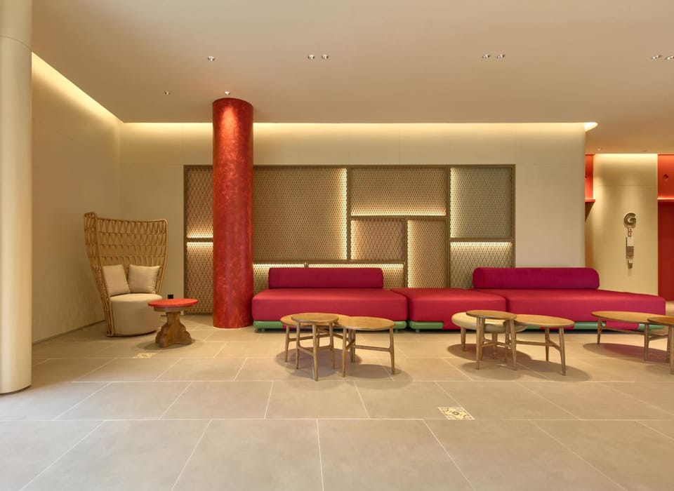 Shared lounge/TV area