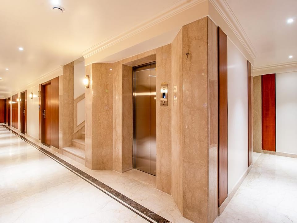 Saltstayz Premier- Bengaluru Hebbal Airport Road  Hotel in Bengaluru