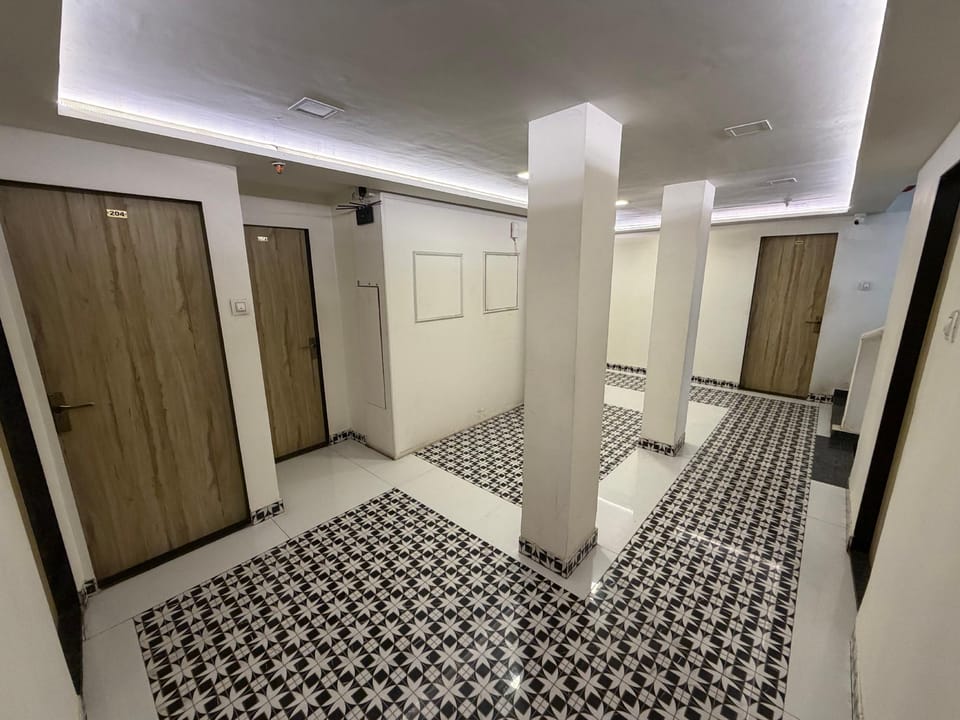Hotel Shreenidhi Vashi Hotel in Maharashtra