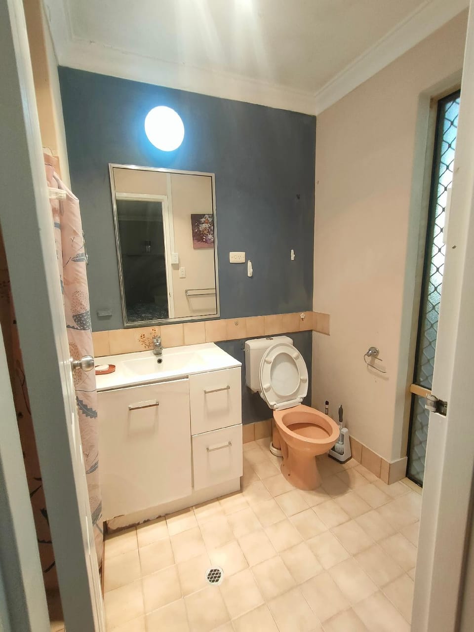 A bedroom near Joondalup with shared kitchen  Hostel in Joondalup