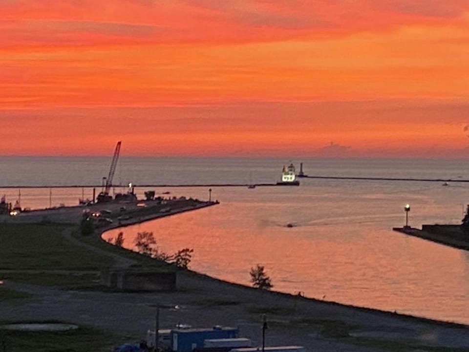 Ariel Broadway Hotel Hotel in Lake Erie