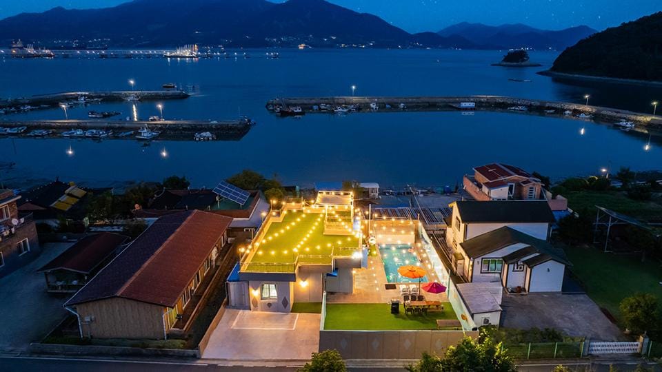 Yeosu Daltteuri Mondang Hotel in South Korea