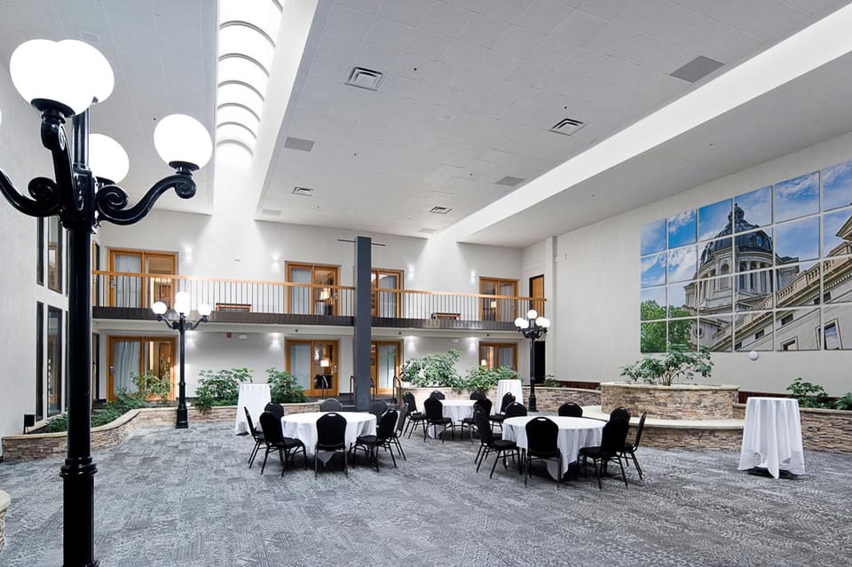 Ramkota Hotel - Pierre Hotel in Fort Pierre