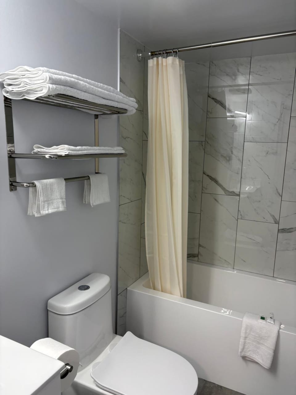 Rundle Inn and Suites Hotel in Edmonton