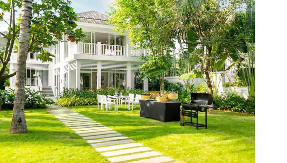 Premier Luxury Beach Villa Danang Hotel in Da Nang