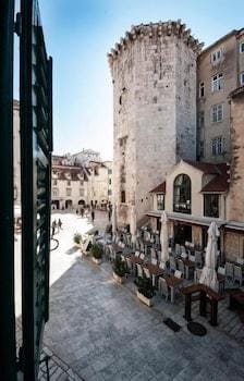 Tower Square Apartments Hotel in Split