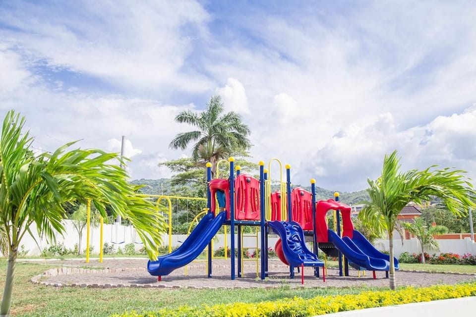 La Casa De Playa Ocho Rios Hotel in St. Ann Parish