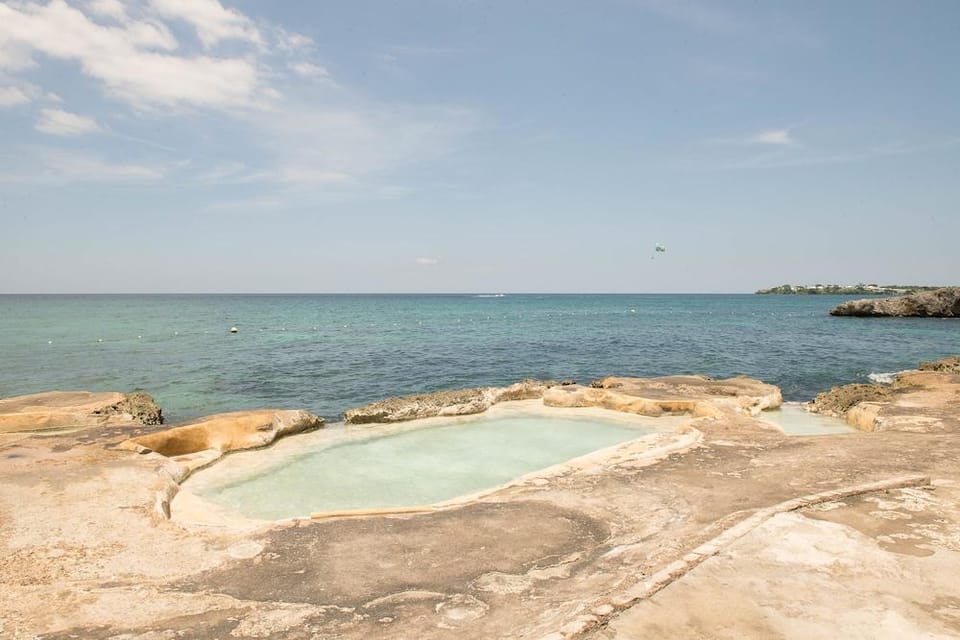 Crawfish Beach Suite Hotel in Westmoreland Parish