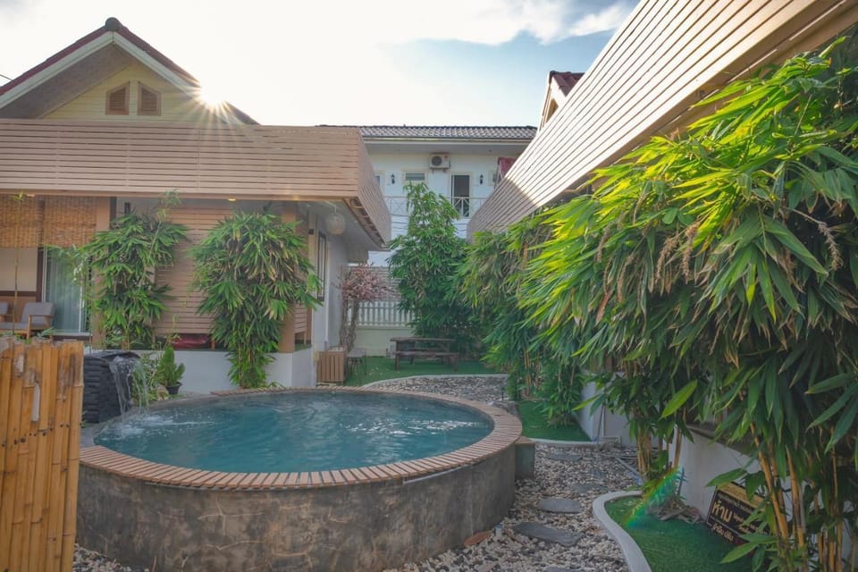 Maduel Resort Kohlarn Resort in Chon Buri Changwat