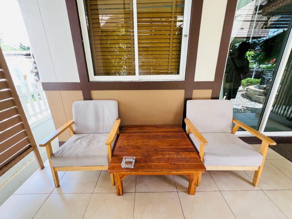 Maduel Resort Kohlarn Resort in Chon Buri Changwat