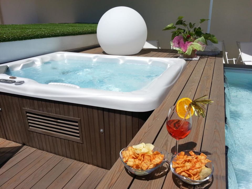Hot tub
